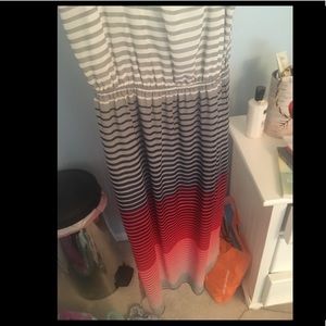 Maxi dress with cut out